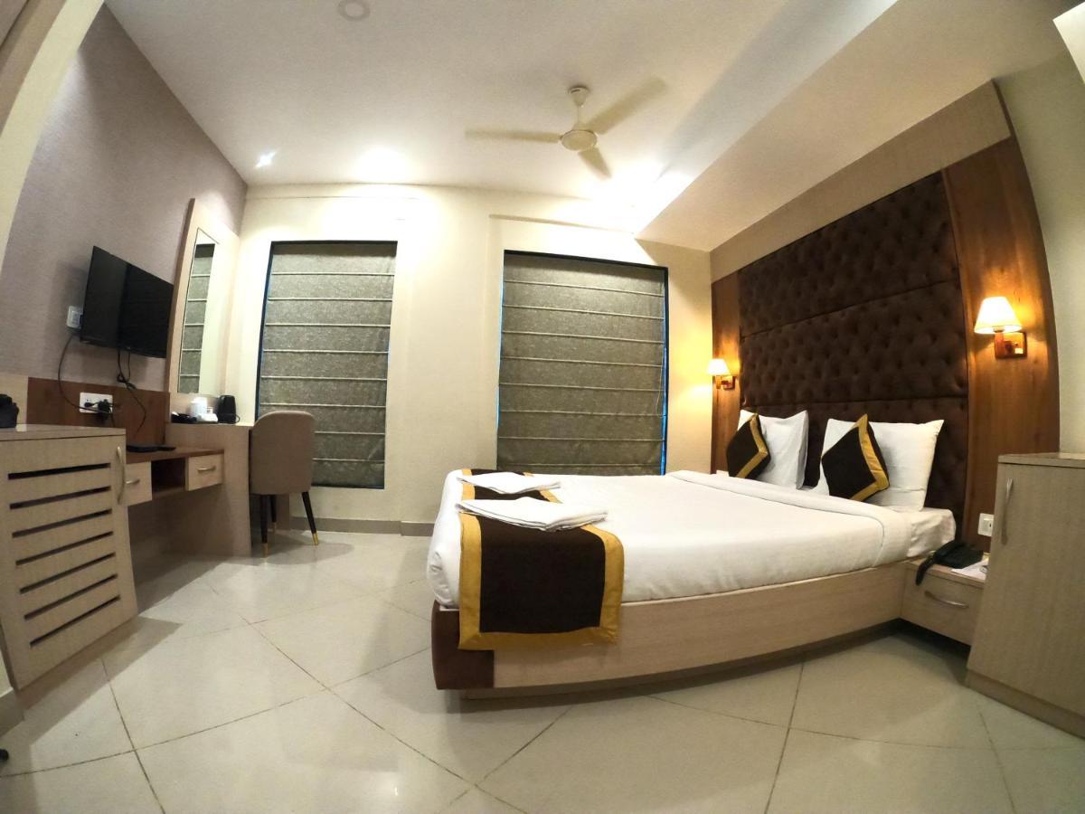 The Panash - Hotel & Banquet Calcutta  Esterno foto