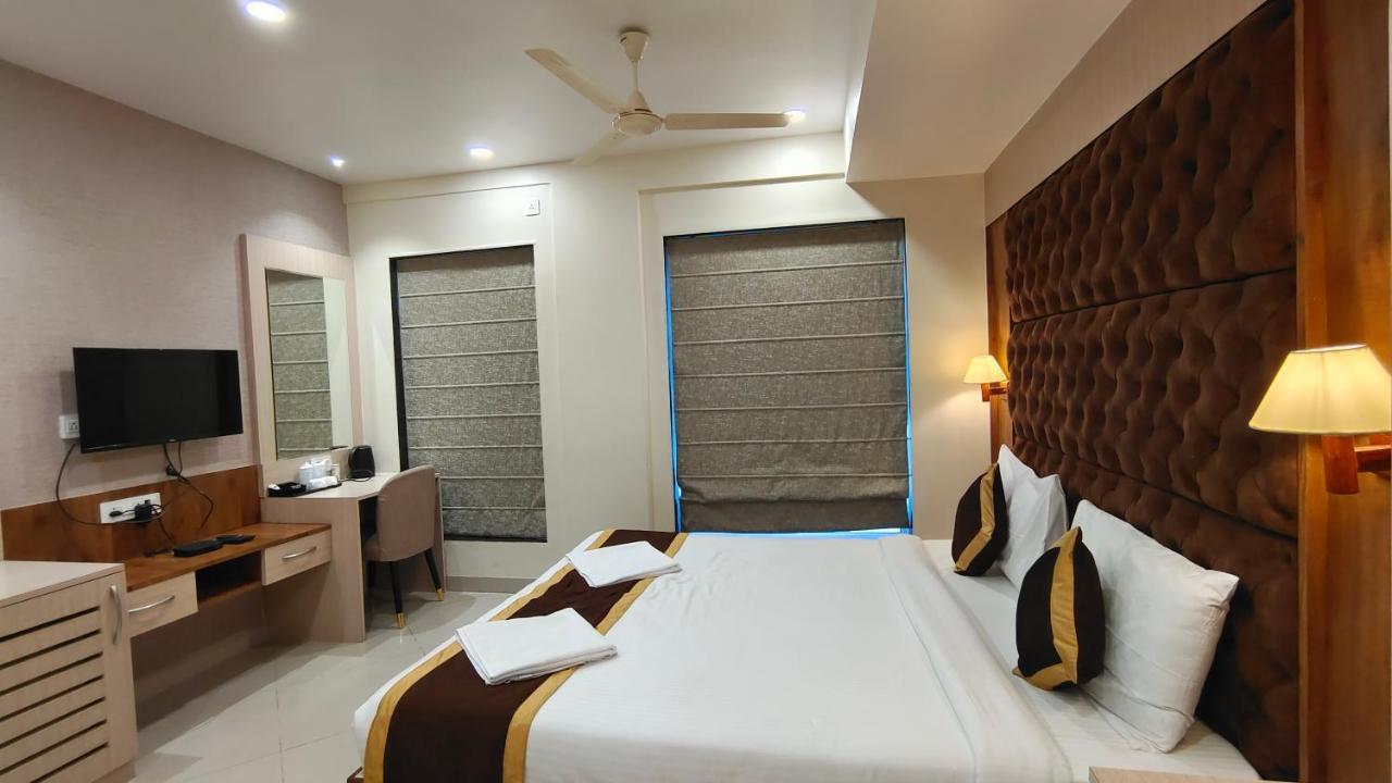 The Panash - Hotel & Banquet Calcutta  Esterno foto