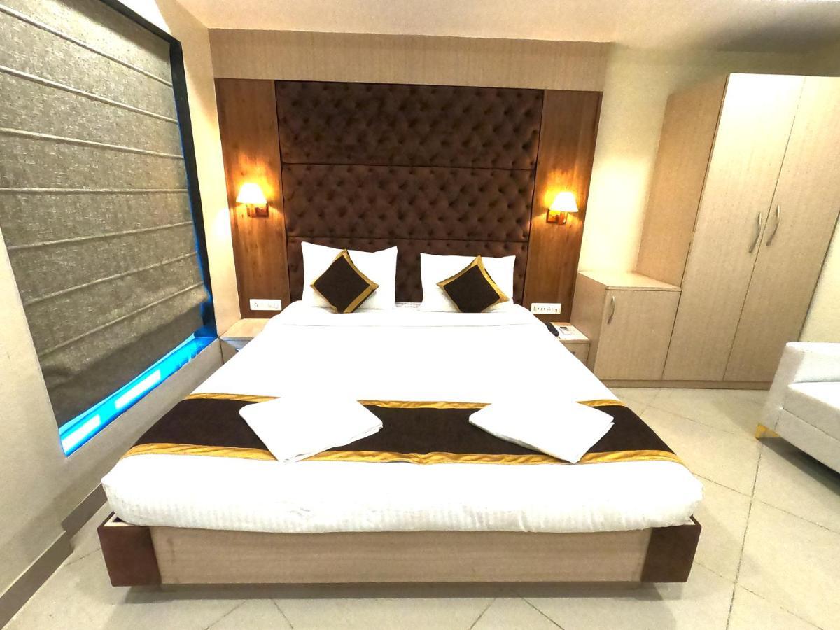 The Panash - Hotel & Banquet Calcutta  Esterno foto